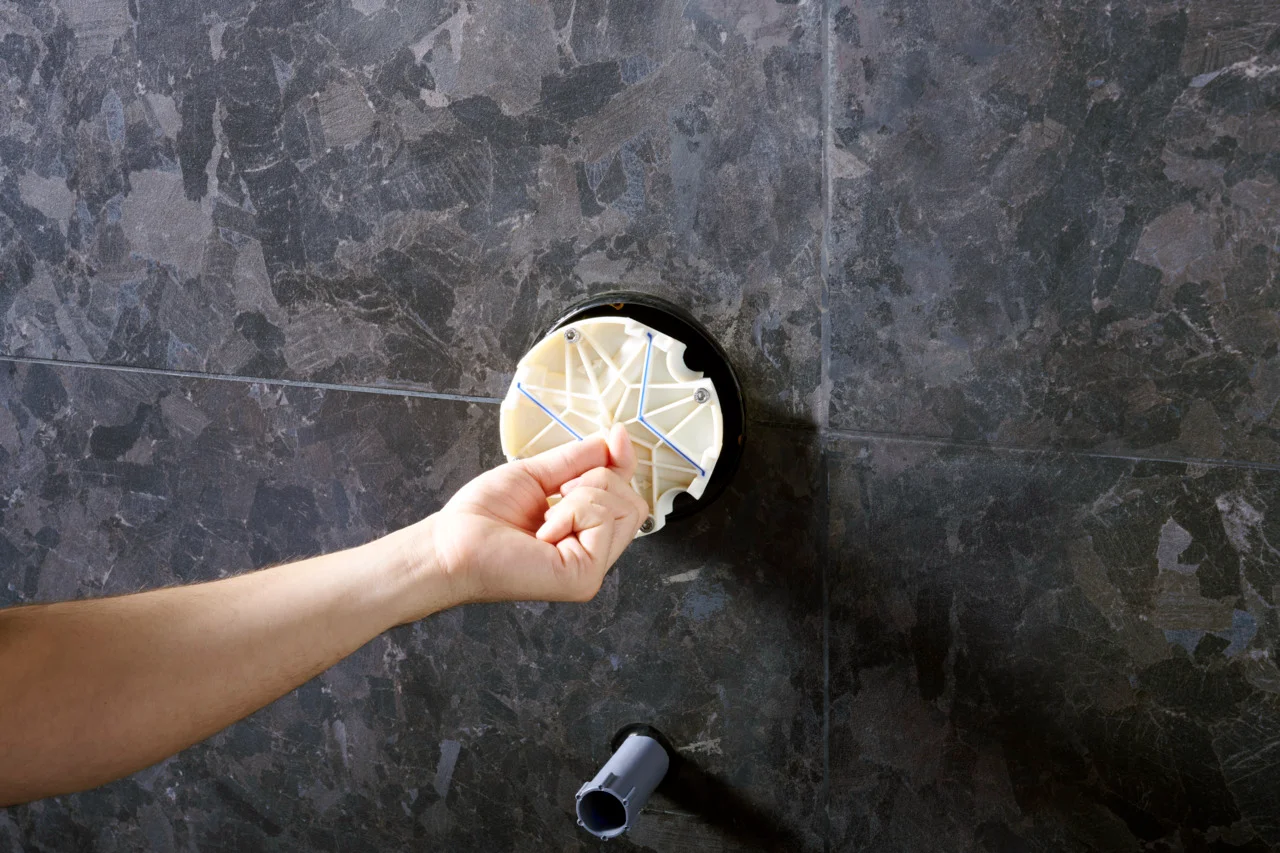 Hansgrohe iBox universal 2 Grundkörper - wärme- und schallisolierend, rotationssymmetrische Montage, einstellbarer Montagering in 5 mm Schritten, für alle neuen Brausen-, Wannen- und Thermostat-Fertigsets Unterputz (ShowerSelect Comfort, DuoTurn)