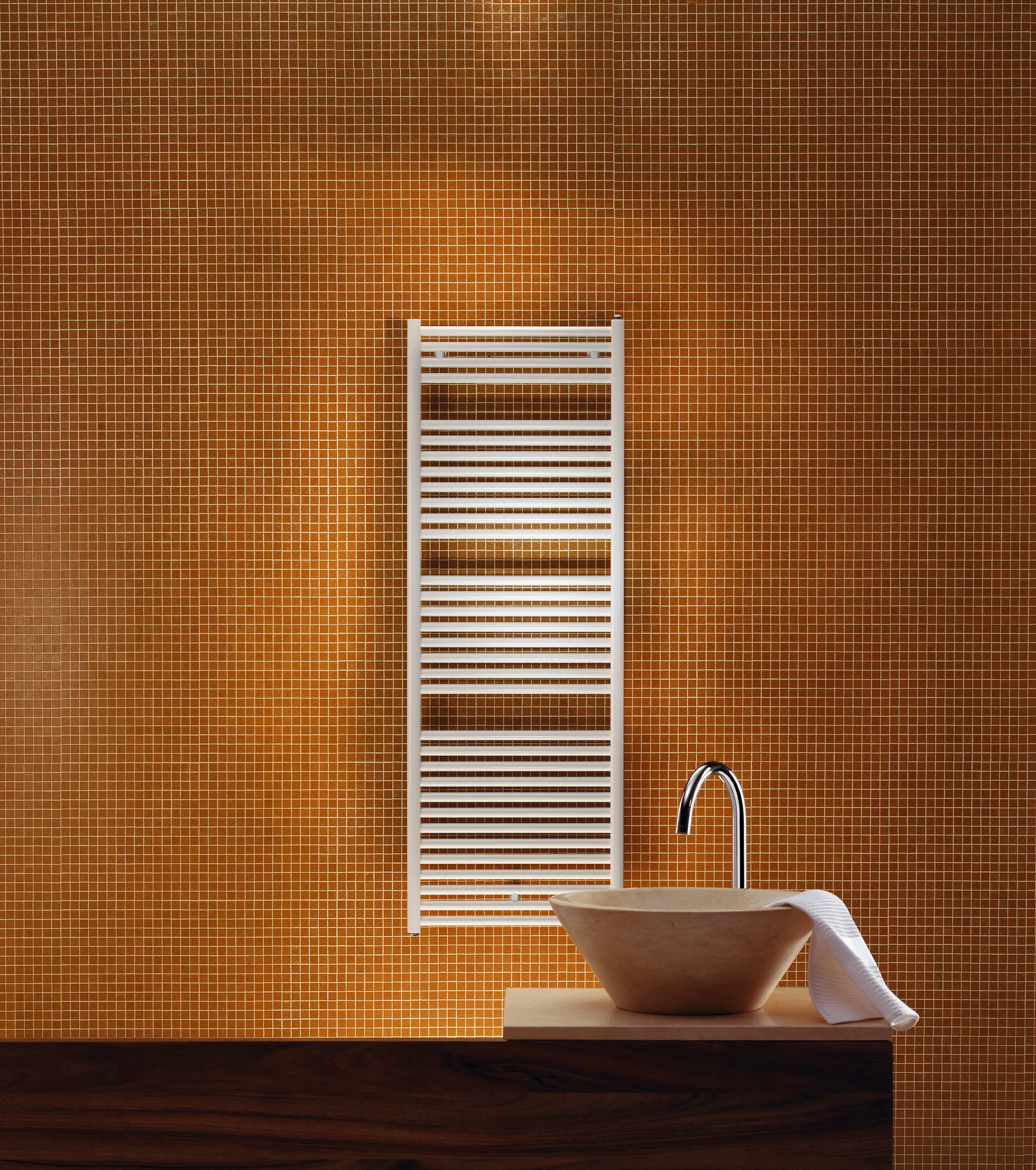 Zehnder Design-Heizkörper „Toga“ 50 × 176 cm in Light Beige