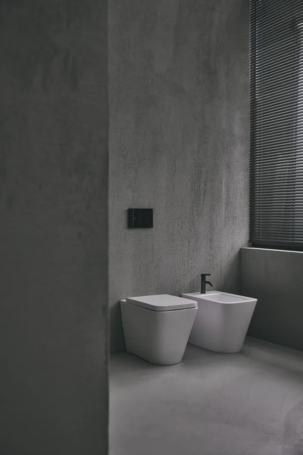 WC „BlendCube“ 35,5 × 40 × 56 cm in Weiß WC „BlendCube“ 35,5 × 40 × 56 cm in Weiß