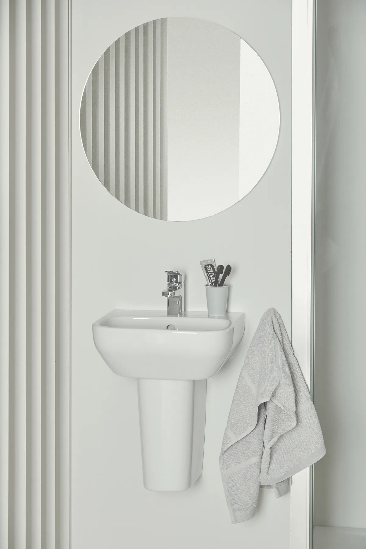 Waschbecken „i.lifeA“ 40 × 36 × 18 cm, Hahnlochposition mittig Waschbecken „i.lifeA“ 40 × 36 × 18 cm, Hahnlochposition mittig