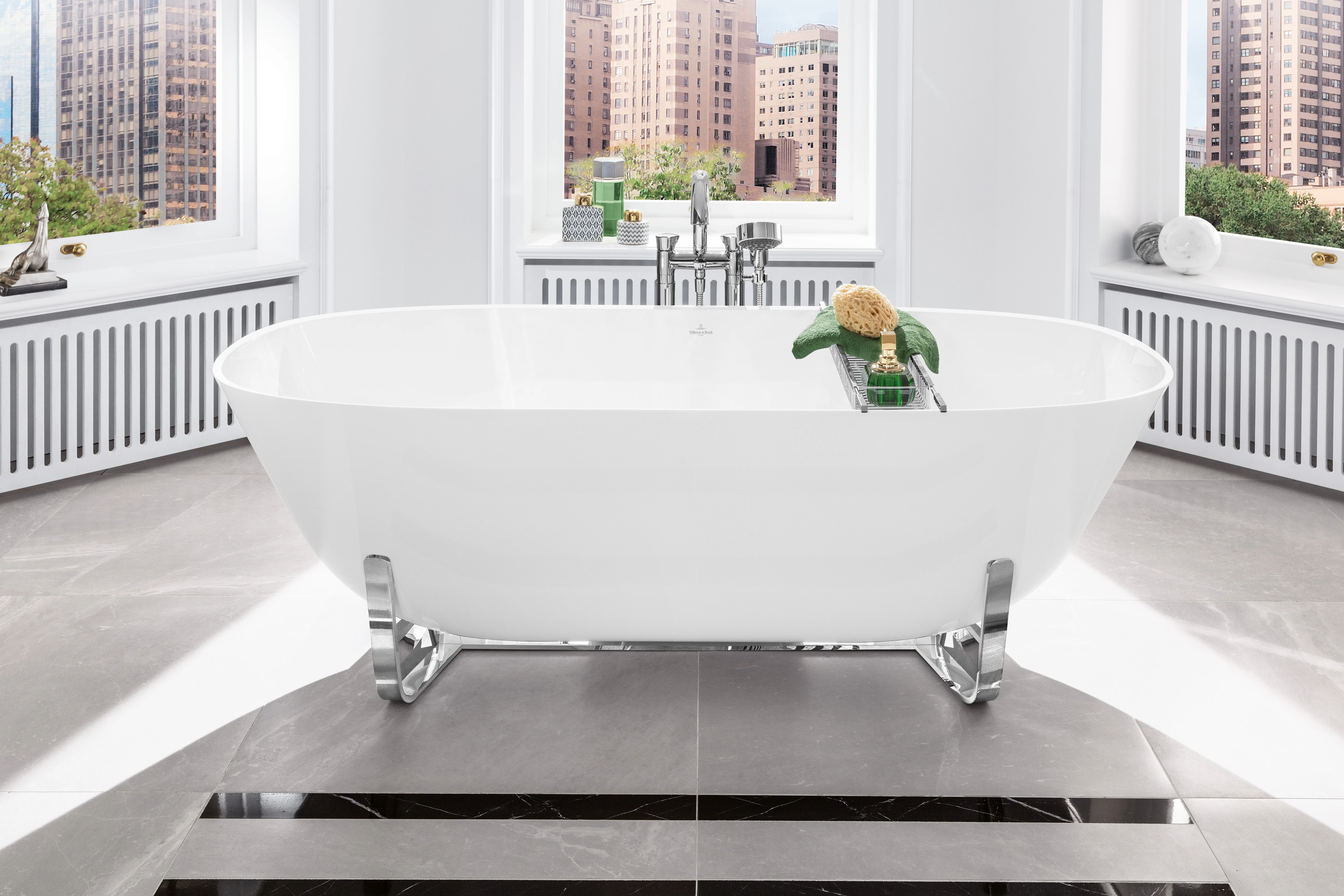 Villeroy & Boch Badewanne „Antheus“ freistehend oval 155 × 75 cm, Mittelablauf