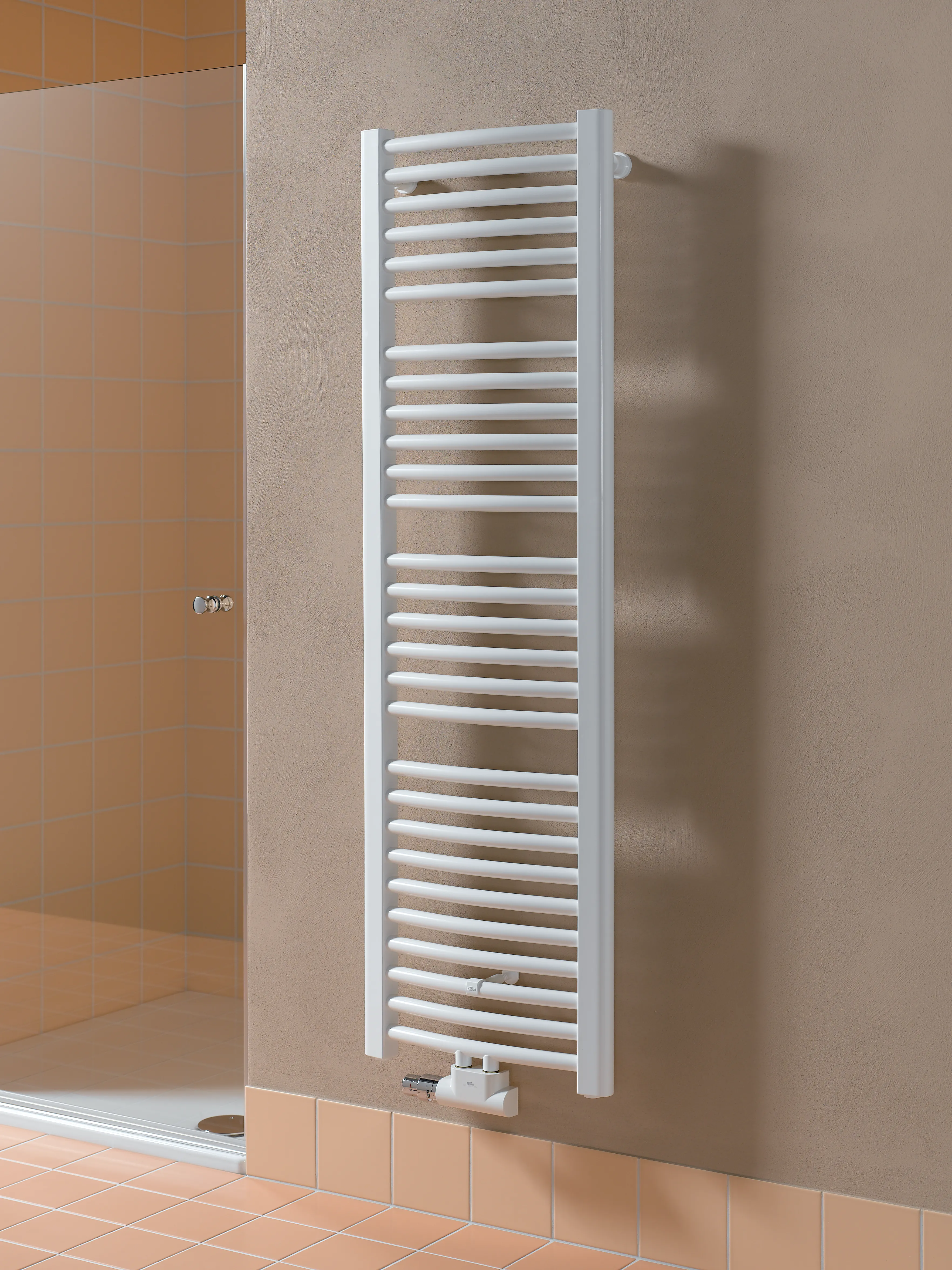 Kermi Heizkörper „Basic®-50 R“ 52,4 × 80,4 cm in glanzsilber Metallic Kermi Heizkörper „Basic®-50 R“ 52,4 × 80,4 cm in glanzsilber Metallic
