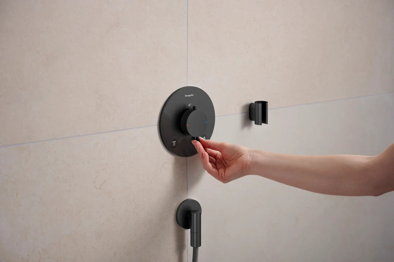 Hansgrohe Ecostat Comfort S Thermostat Unterputz, 2 Verbraucher, Brushed Black Chrome, einfache Installation, Temperaturbegrenzung einstellbar Hansgrohe Ecostat Comfort S Thermostat Unterputz, 2 Verbraucher, Brushed Black Chrome, einfache Installation, Temperaturbegrenzung einstellbar