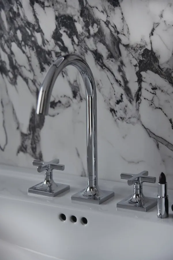 Ideal Standard Waschtischarmatur Joy Neo ohne Ablaufgarnitur, Ausladung 168mm, Kreuzgriffe, Chrom Ideal Standard Waschtischarmatur Joy Neo ohne Ablaufgarnitur, Ausladung 168mm, Kreuzgriffe, Chrom