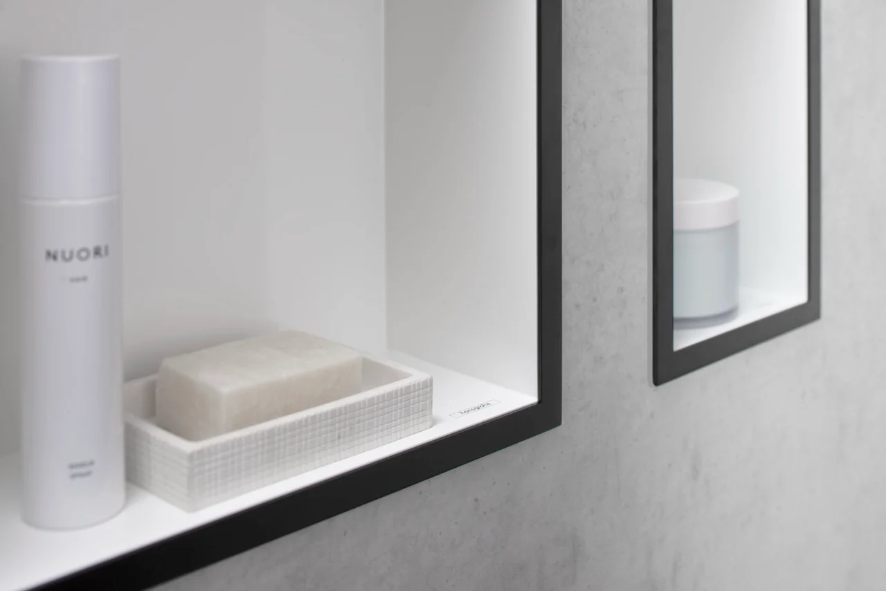 Hansgrohe XtraStoris Individual Wandnische Mattweiß mit Designrahmen 300x300x100 mm Hansgrohe XtraStoris Individual Wandnische Mattweiß mit Designrahmen 300x300x100 mm