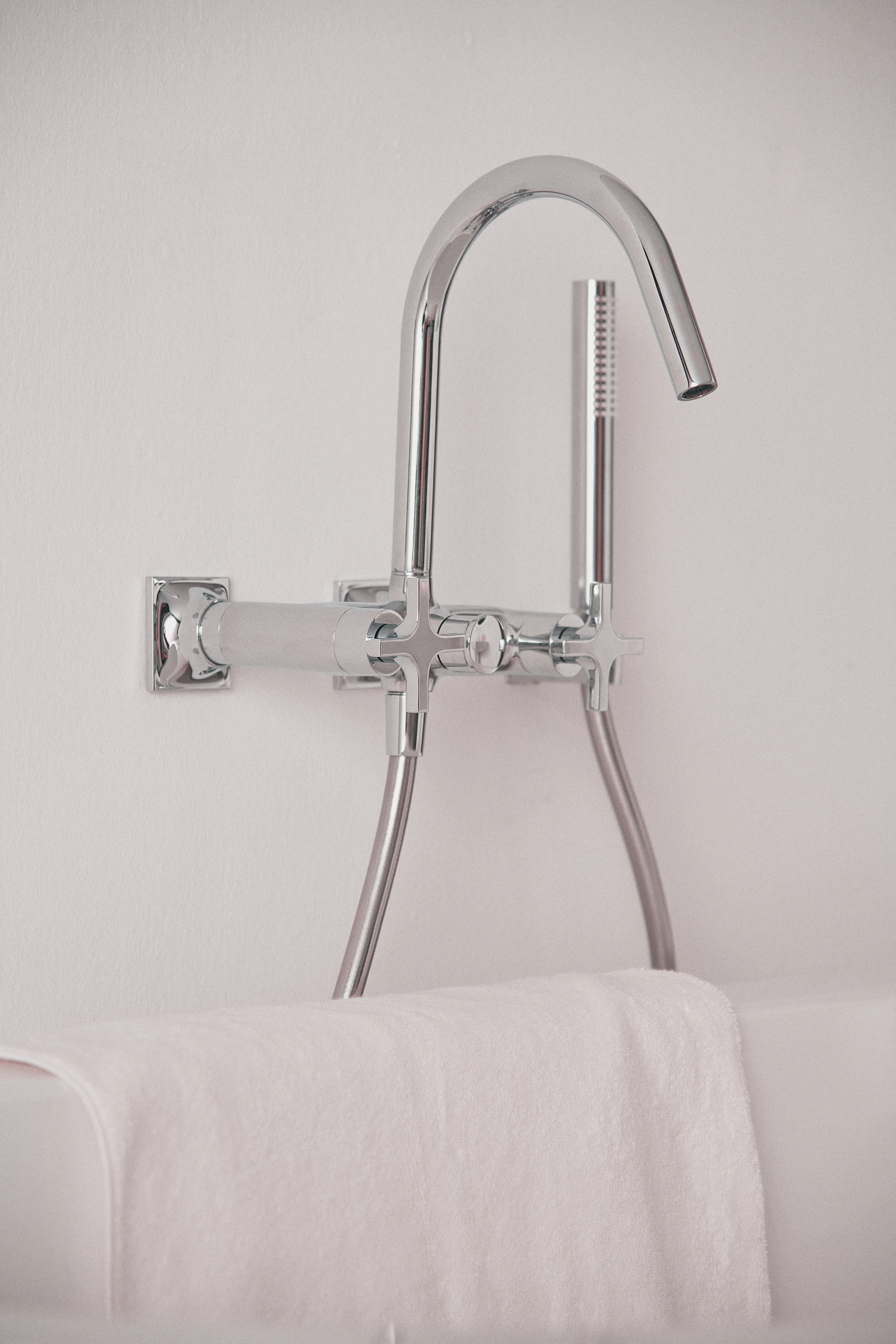 Ideal Standard Badearmatur JOY NEO Aufputz 190mm Chrom Ideal Standard Badearmatur JOY NEO Aufputz 190mm Chrom