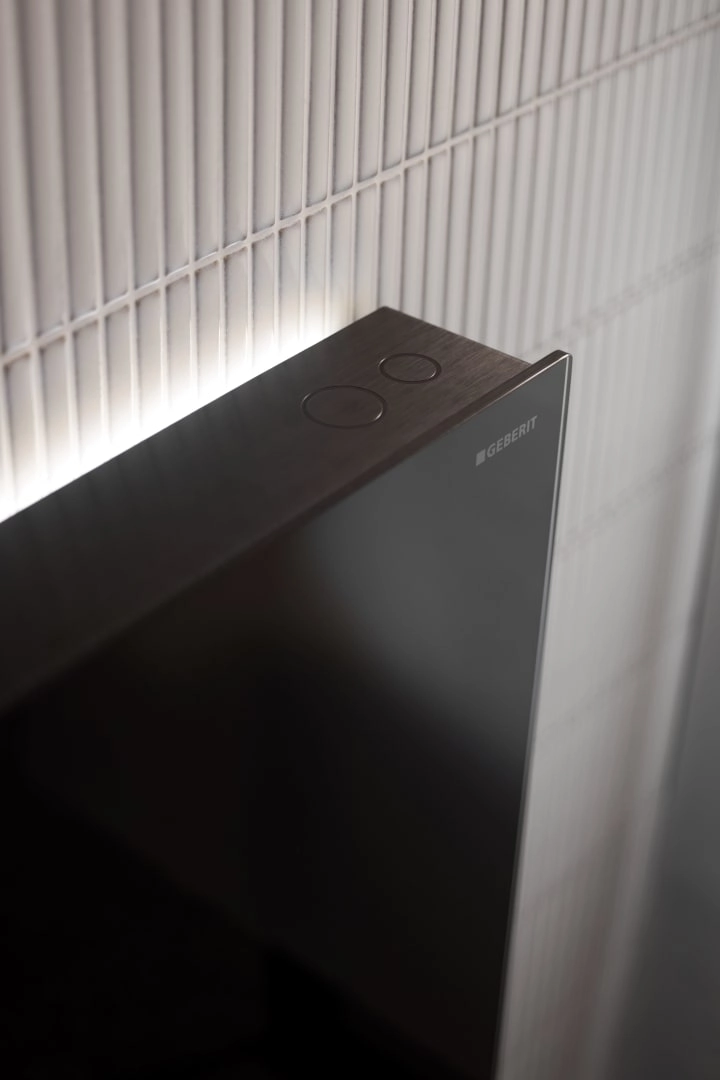 Monolith Plus Sanitärmodul für Wand-WC, 114 cm, Frontverkleidung aus Glas: Glas schwarz, Aluminium schwarzchrom Monolith Plus Sanitärmodul für Wand-WC, 114 cm, Frontverkleidung aus Glas: Glas schwarz, Aluminium schwarzchrom