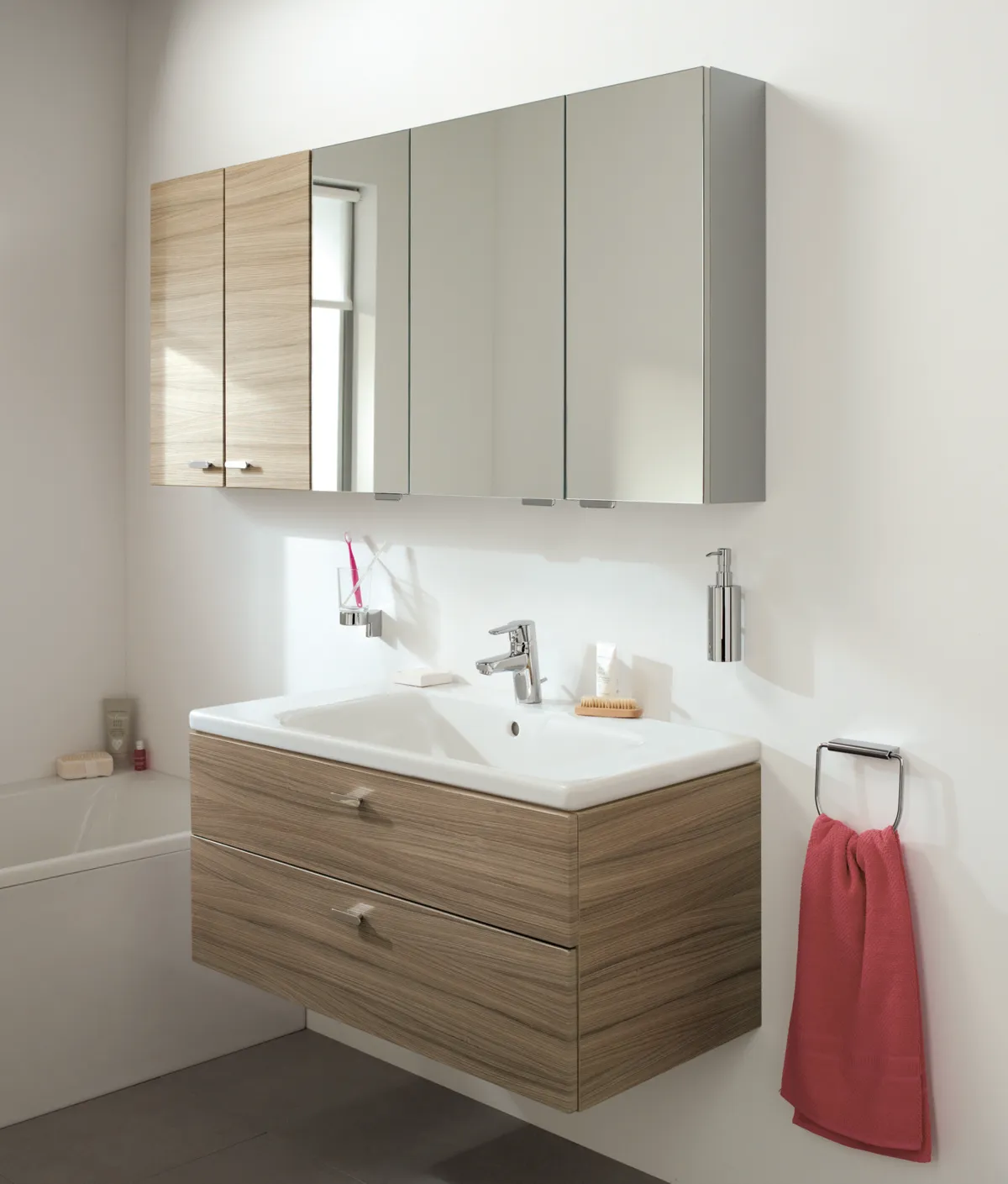 Waschtischarmatur Connect Blue, mit Ablaufgarnitur, Ausladung 112mm, Chrom Waschtischarmatur Connect Blue, mit Ablaufgarnitur, Ausladung 112mm, Chrom