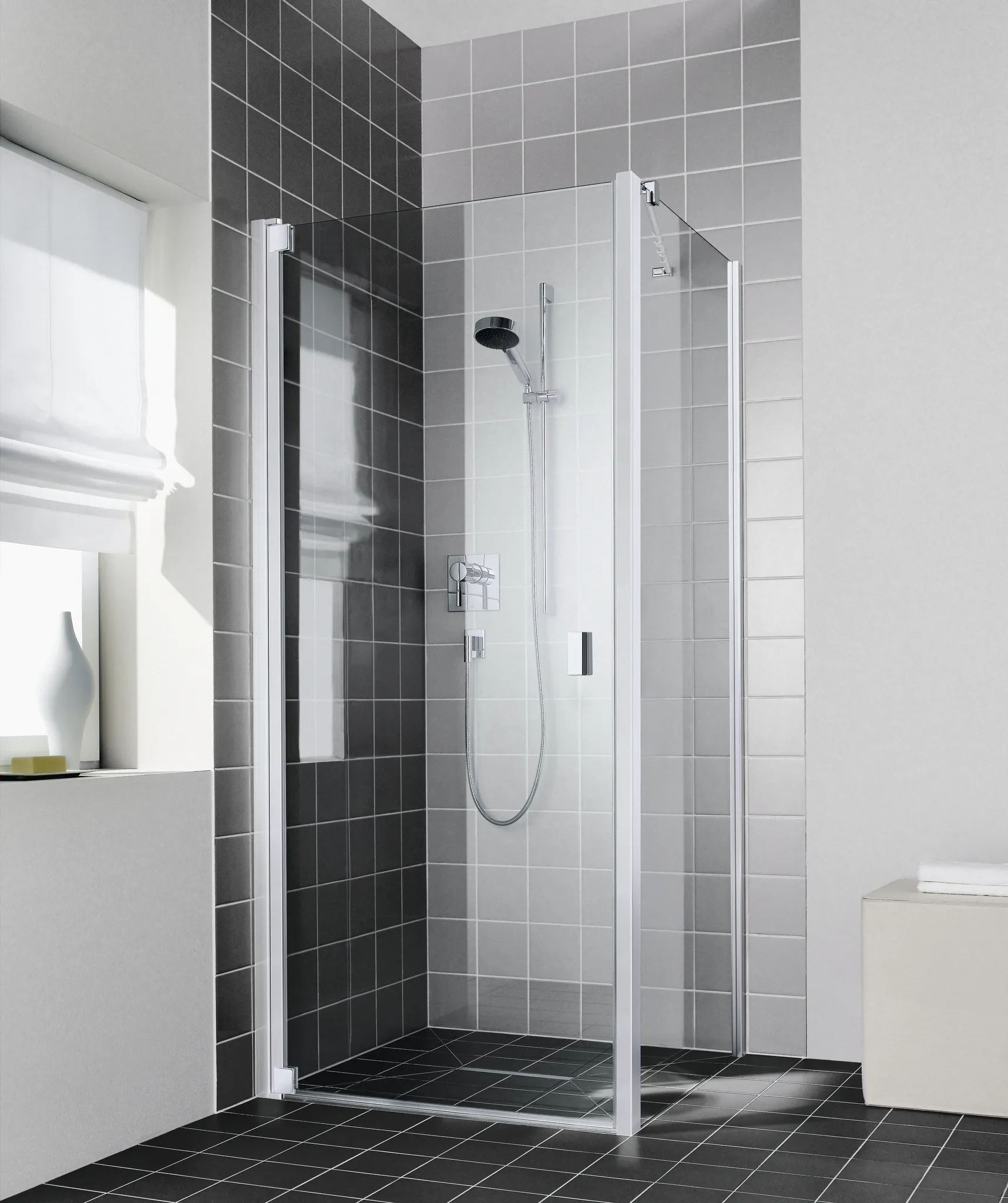 Kermi Pendeltür 1-flügelig links für Nische und Ecke „RAYA“ Glas Klar, Profile Silber Mattglanz, BV: 718 - 758 mm GAK: 705 - 735 mm WE: 718 - 758 mm H: 1850 mm