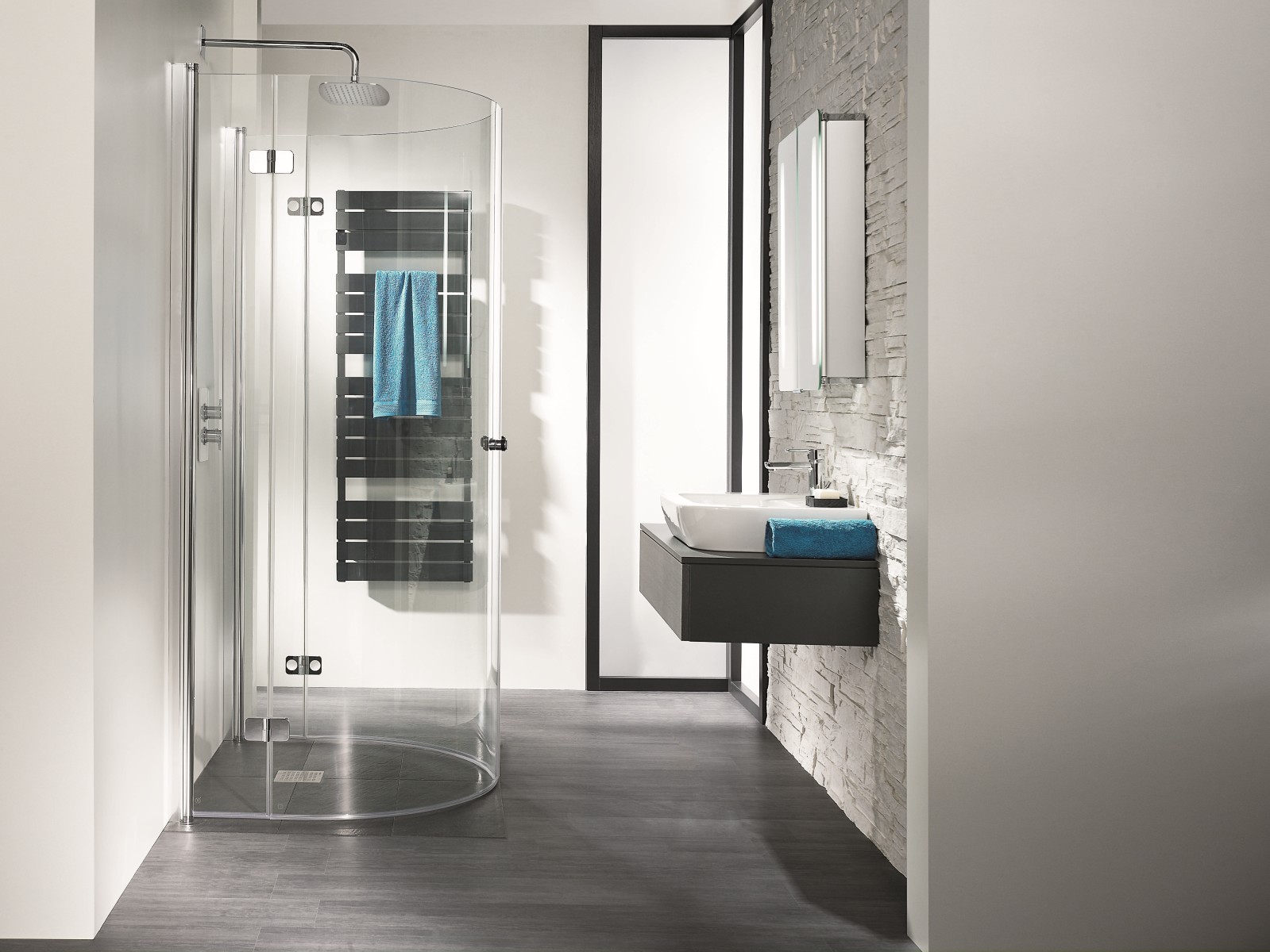 HSK teilgerahmte Runddusche Halbkreis Drehfalttür 4-teilig pendelbar „Exklusiv“ Glas Klar hell, Profile Weiß, Scharniere Premium Softcube, B: 1100 mm H: 2020 mm T: 900 mm HSK teilgerahmte Runddusche Halbkreis Drehfalttür 4-teilig pendelbar „Exklusiv“ Glas Klar hell, Profile Weiß, Scharniere Premium Softcube, B: 1100 mm H: 2020 mm T: 900 mm