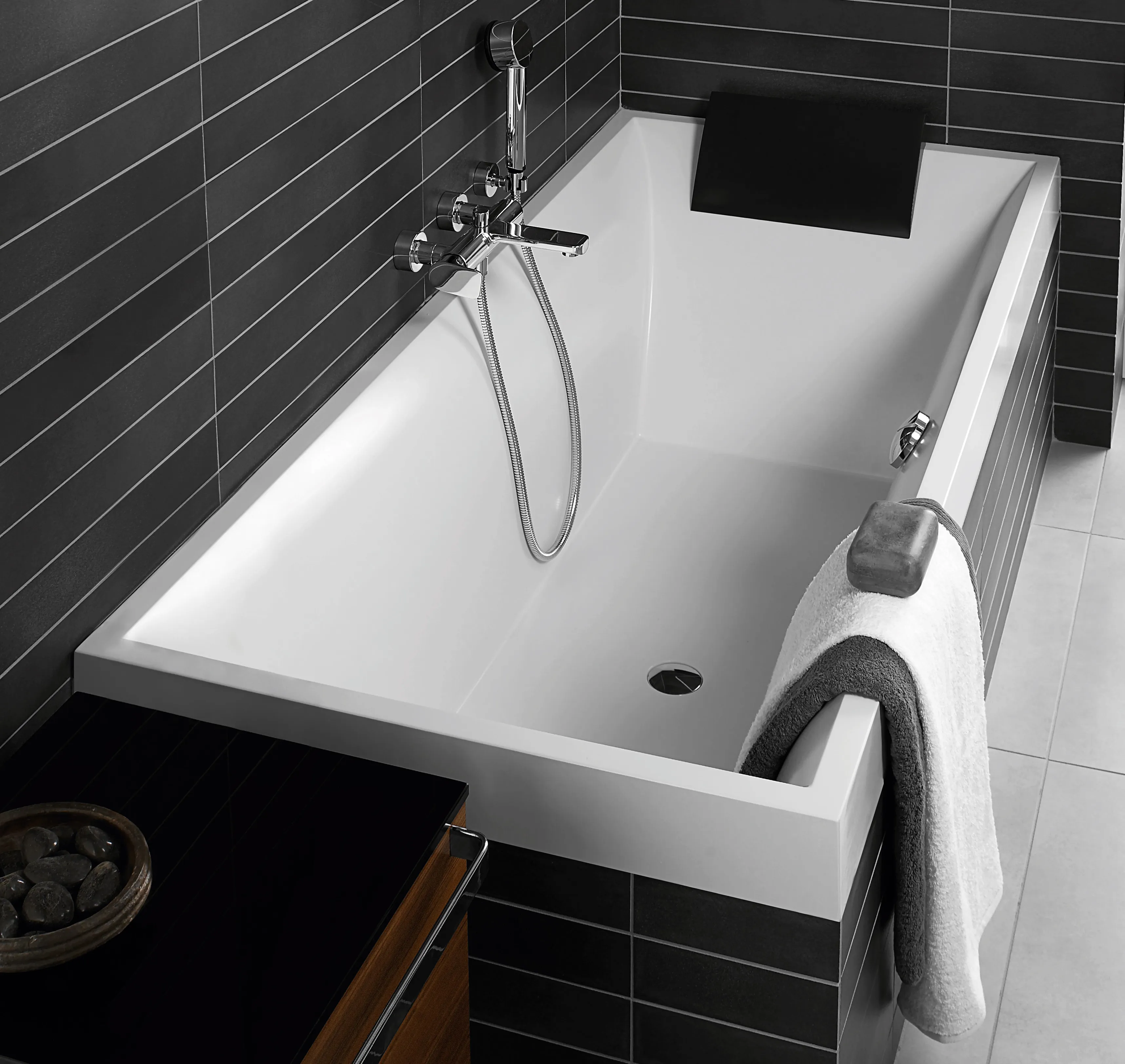 Villeroy & Boch Badewanne „Squaro“ rechteck 170 × 75 cm, Mittelablauf in Weiß Alpin Villeroy & Boch Badewanne „Squaro“ rechteck 170 × 75 cm, Mittelablauf in Weiß Alpin