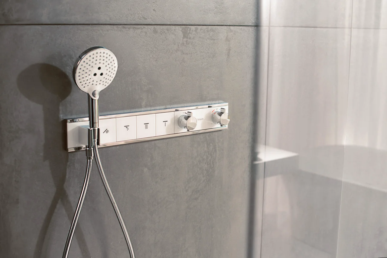 Hansgrohe RainSelect Thermostat Unterputz, 4 Verbraucher, weiß/chrom, mit integriertem Brausehalter und Tasten für Handbrause, Schwall, Rain groß, MonoRain