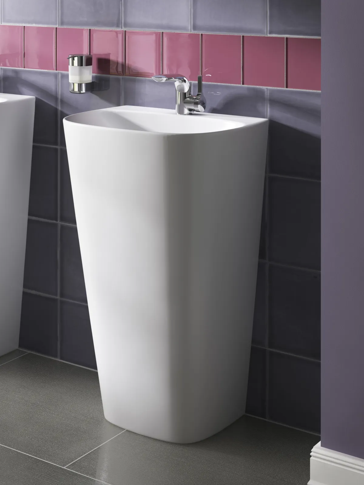 Waschtischarmatur Melange, mit Ablaufgarnitur, CU-Rohren, Ausladung 136mm, Chrom Waschtischarmatur Melange, mit Ablaufgarnitur, CU-Rohren, Ausladung 136mm, Chrom