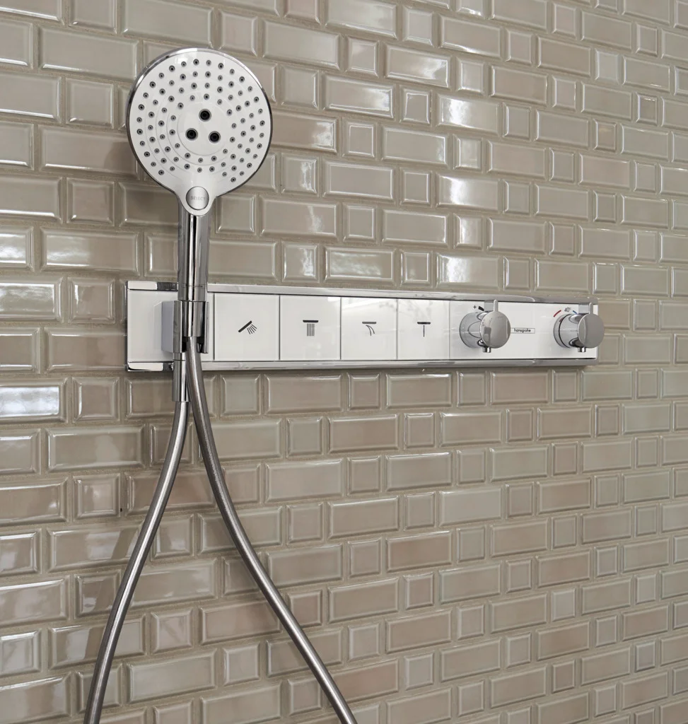 Hansgrohe RainSelect Thermostat Unterputz, 4 Verbraucher, weiß/chrom, mit integriertem Brausehalter und Tasten für Handbrause, Schwall, Rain groß, MonoRain