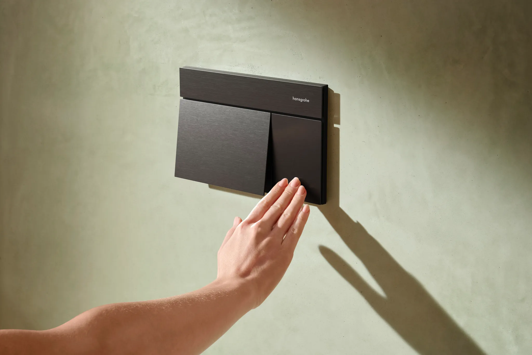 Hansgrohe iFrame Element E Betätigungsplatte, Brushed Black Chrome, Wandmontage für 2-Mengen-Spülsysteme