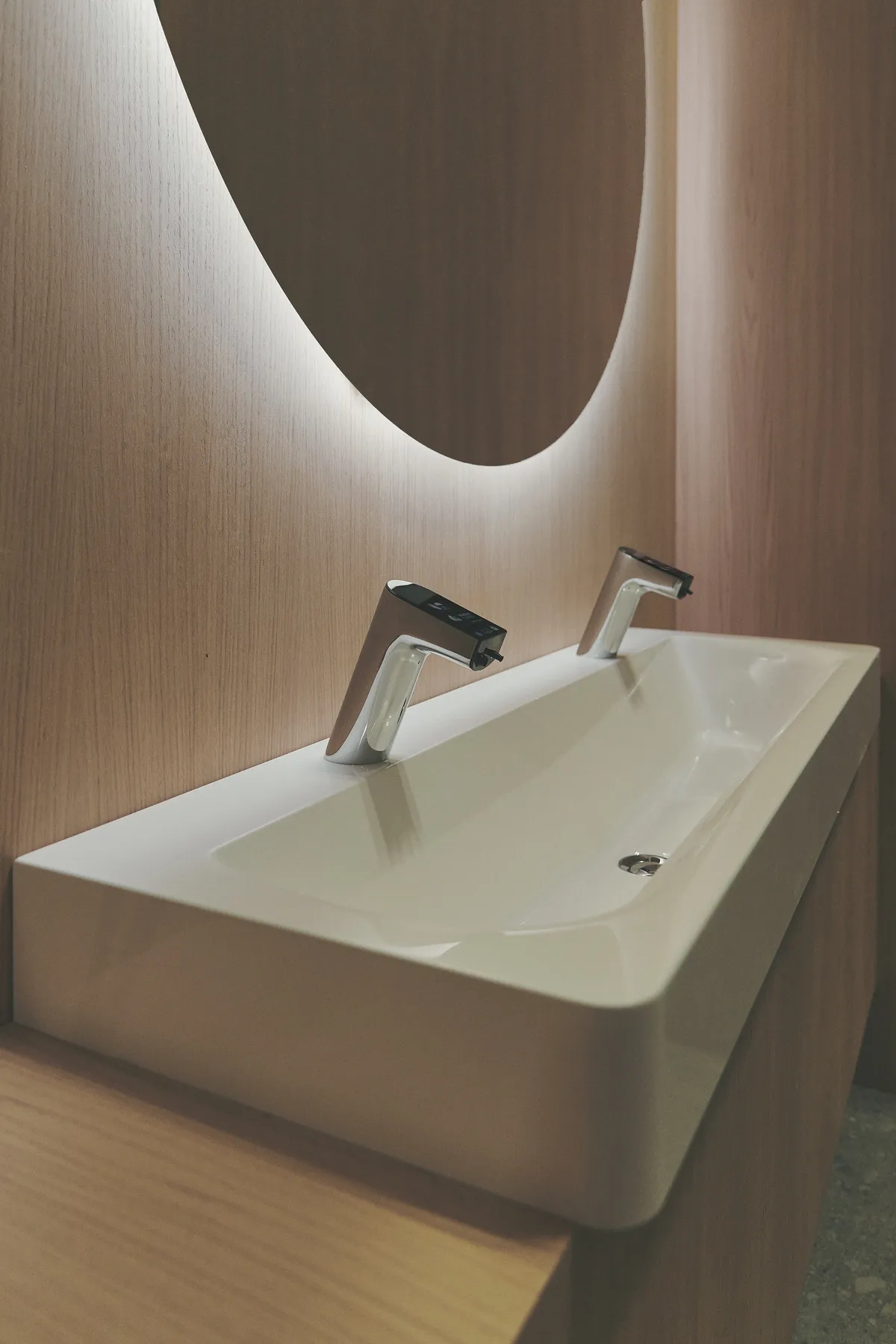 Sensor-Waschtischarmatur Intellimix, mit Seife, Chrom Sensor-Waschtischarmatur Intellimix, mit Seife, Chrom