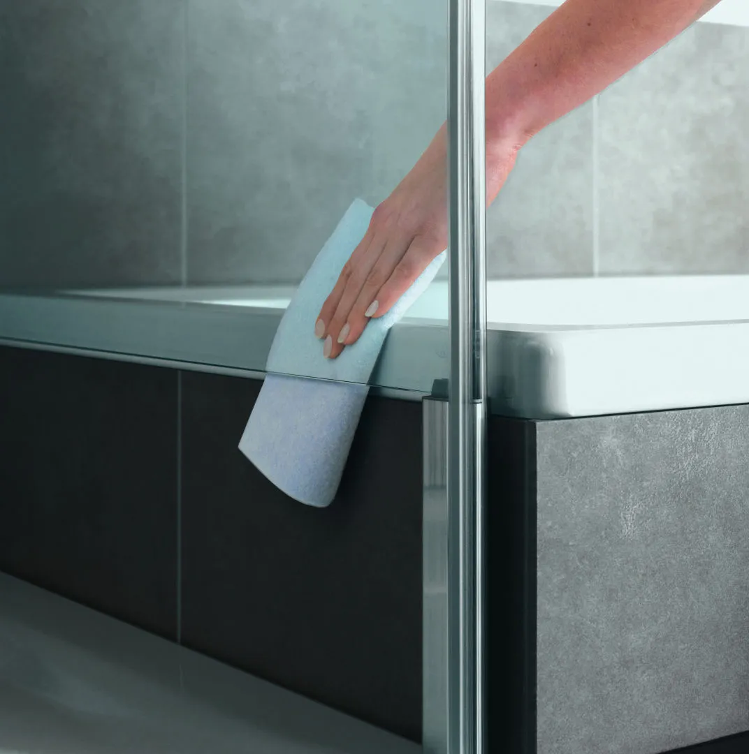 Kermi verkürzte Seitenwand neben Badewanne für Ecke „Diga“ Glas Klar, Profile Silber Hochglanz, BV: 680 - 700 mm WE: 690 - 710 mm H: 1600 mm