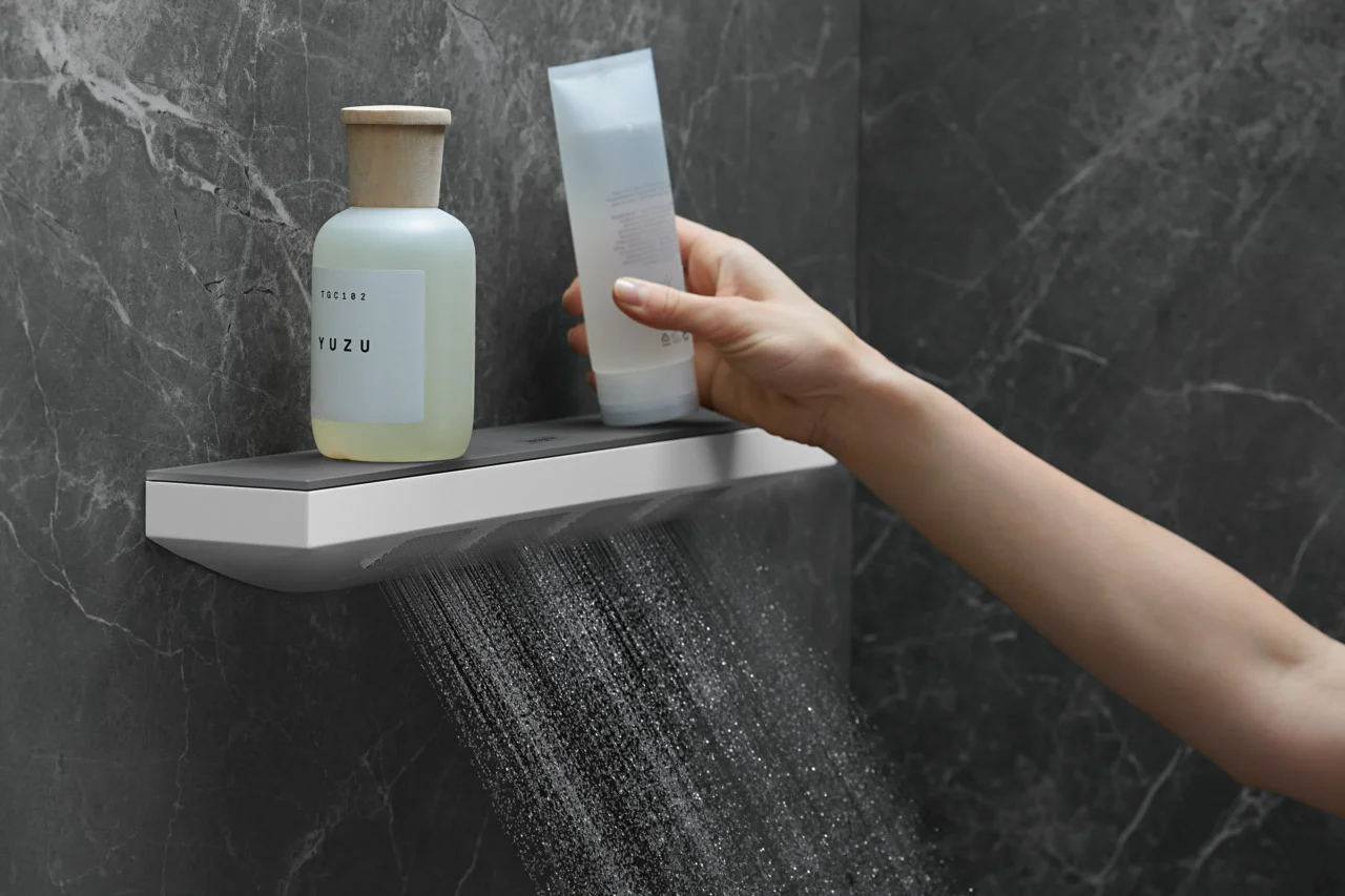 Hansgrohe Rainfinity Schulterbrause 500 1jet mit Duschablage, Chrom, 502 x 80 mm Brausekopfgröße, PowderRain Strahlart, 309 x 28 mm Strahlfläche Hansgrohe Rainfinity Schulterbrause 500 1jet mit Duschablage, Chrom, 502 x 80 mm Brausekopfgröße, PowderRain Strahlart, 309 x 28 mm Strahlfläche