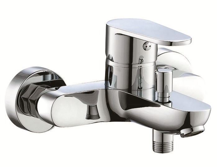 Wannenfüll- und Brause-Einhandbatterie AqvaBasic I - S-Anschlüsse mit Rosetten - automatische Umstellung - eigensicher - Kartusche mit keramischen Dichtscheiben - Heisswassersperre - Wassermengendurchflussregulierung - PA-IX 19675 II BB - chrom Wannenfüll- und Brause-Einhandbatterie AqvaBasic I - S-Anschlüsse mit Rosetten - automatische Umstellung - eigensicher - Kartusche mit keramischen Dichtscheiben - Heisswassersperre - Wassermengendurchflussregulierung - PA-IX 19675 II BB - chrom