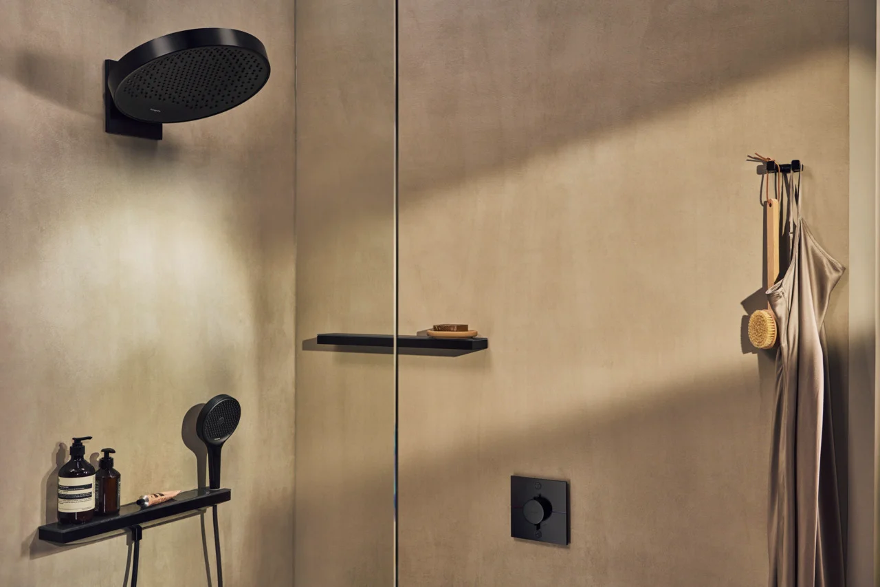 Hansgrohe Rainfinity Kopfbrause 360° 3jet, mattschwarz, 381 mm Ausladung, DN15 Wandanschluss Hansgrohe Rainfinity Kopfbrause 360° 3jet, mattschwarz, 381 mm Ausladung, DN15 Wandanschluss