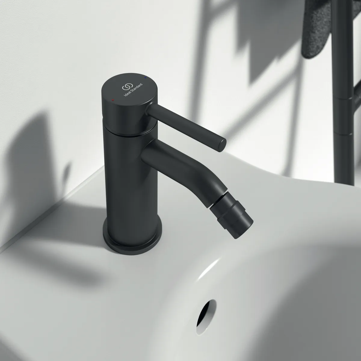 Bidetarmatur Ceraline, mit Ablaufgarnitur, Ausladung 106mm, Chrom Bidetarmatur Ceraline, mit Ablaufgarnitur, Ausladung 106mm, Chrom