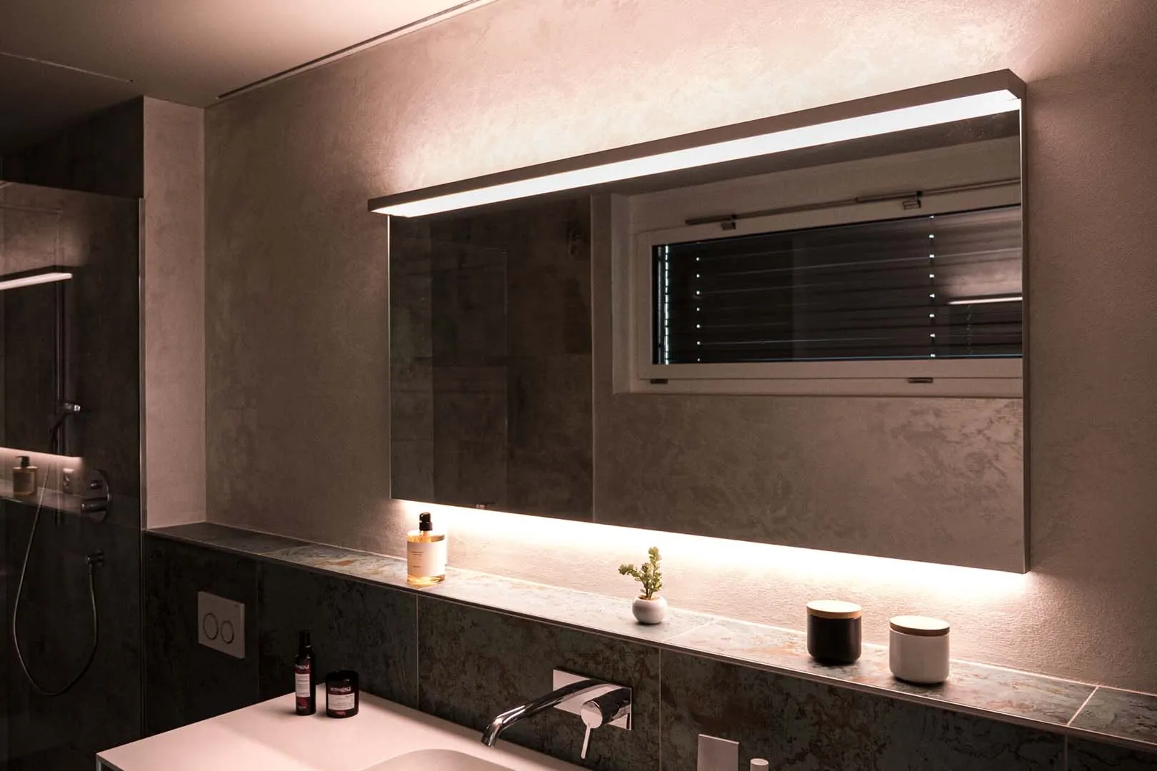 Schneider Lichtspiegel ALU1/SP 140/TW - BORDO TW, Schwarz Matt, LED Beleuchtung Tunable White Schneider Lichtspiegel ALU1/SP 140/TW - BORDO TW, Schwarz Matt, LED Beleuchtung Tunable White