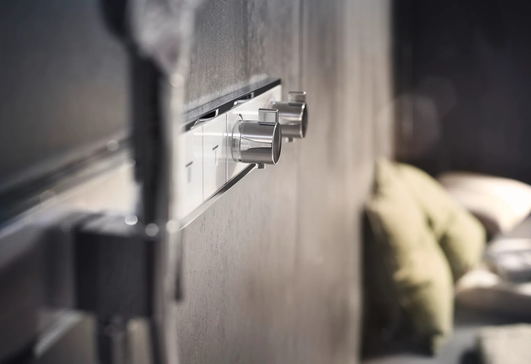 Hansgrohe RainSelect Thermostat Unterputz für 4 Verbraucher mit integriertem Brausehalter, Weiß/Chrom Hansgrohe RainSelect Thermostat Unterputz für 4 Verbraucher mit integriertem Brausehalter, Weiß/Chrom