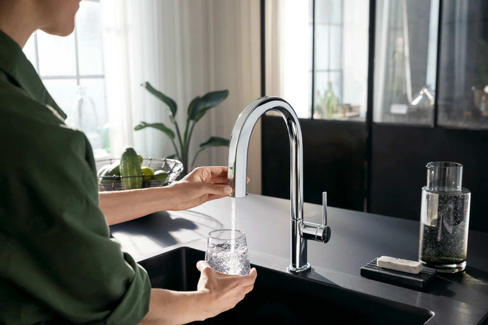 Hansgrohe Aqittura M91 SodaSystem 210 Auszieharm mit sBox, Chrom, Hahnlochbohrung 35 mm, max. Auszugslänge 76 cm
