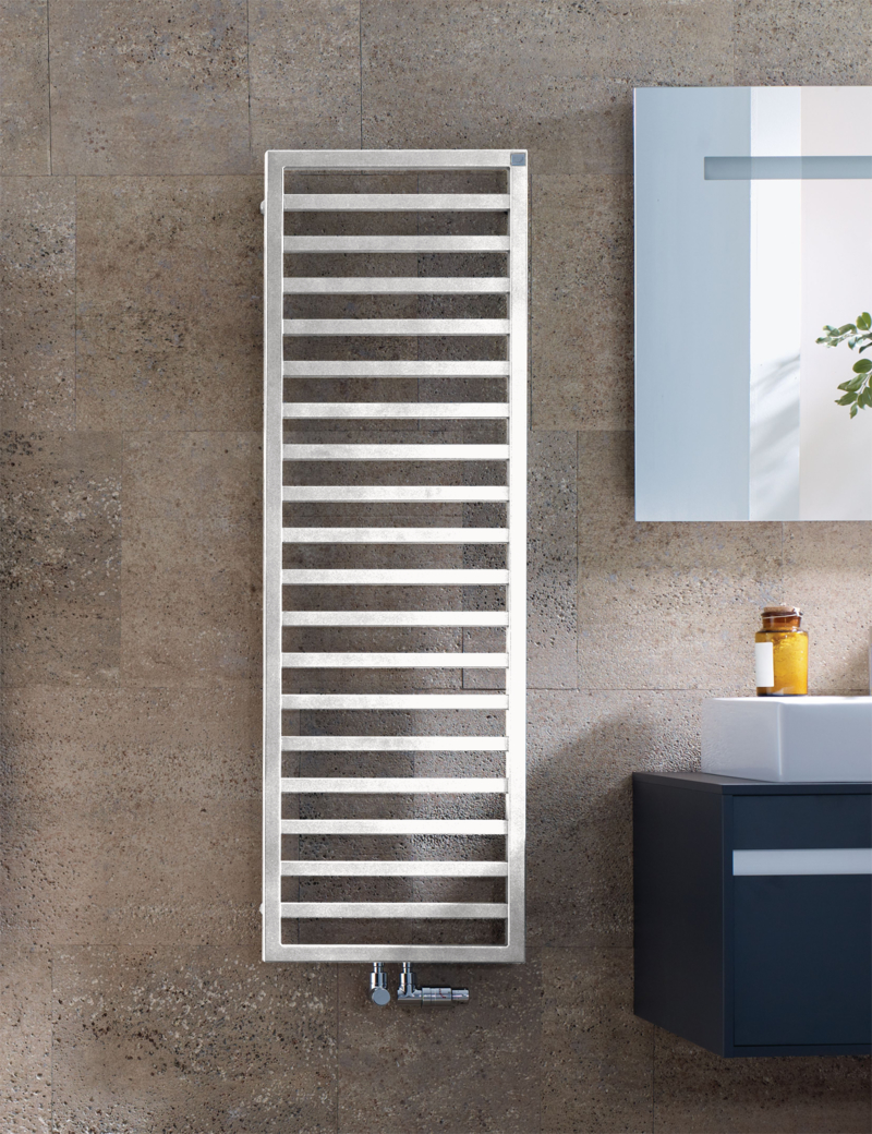 Zehnder Design-Heizkörper „Quaro“ für Warmwasser-Zentralheizung oder gemischten Betrieb mit 50 mm-Mittelanschluss 45 × 183,5 cm in White Matt