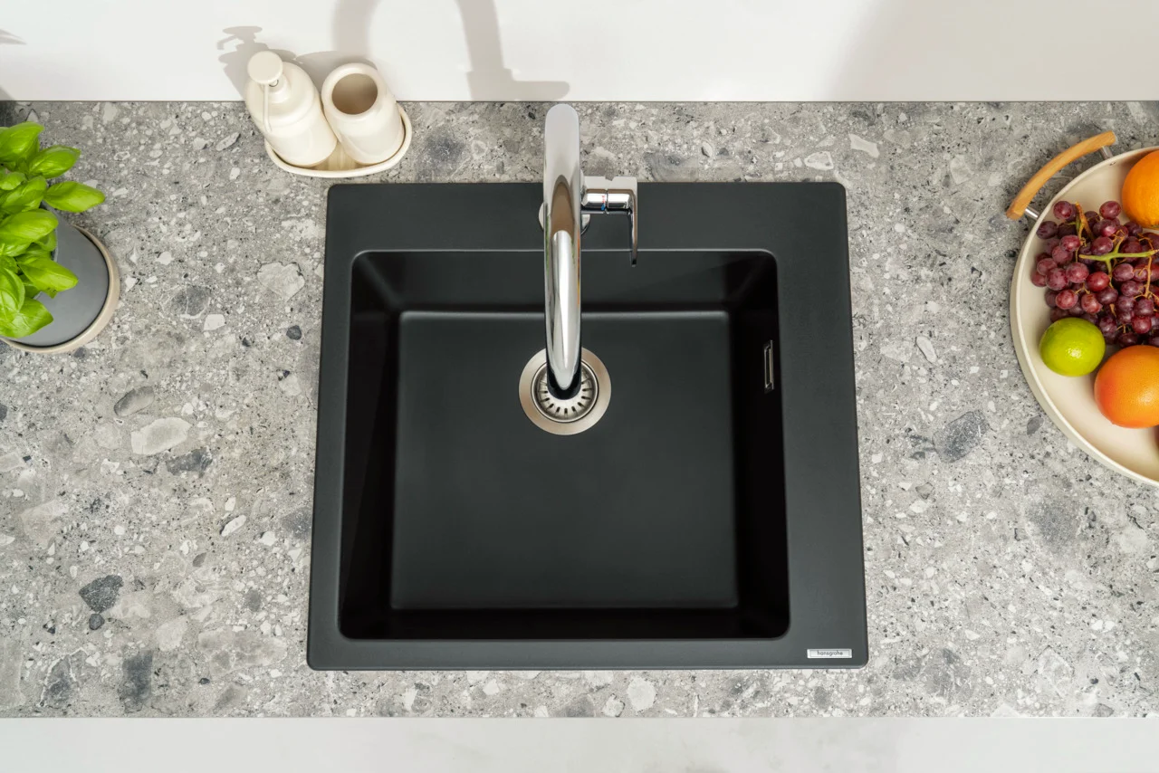 Hansgrohe Vernis Blend M35 Einhebel-Küchenmischer 210, Chrom, Schwenkbereich einstellbar in 2 Stufen auf 120° oder 360°, Normalstrahl, maximale Durchflussmenge bei 3 bar: 11,1 l/min, Keramikmischsystem, für Durchlauferhitzer geeignet