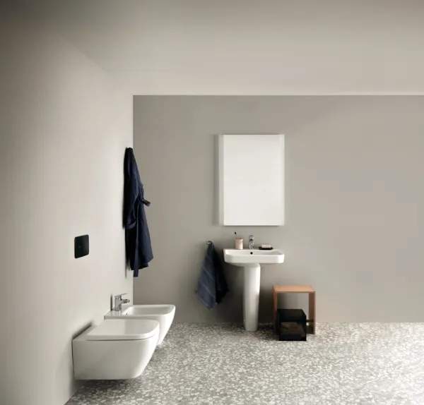 WC „i.lifeB“ 35,5 × 33,5 × 54 cm in Weiß WC „i.lifeB“ 35,5 × 33,5 × 54 cm in Weiß