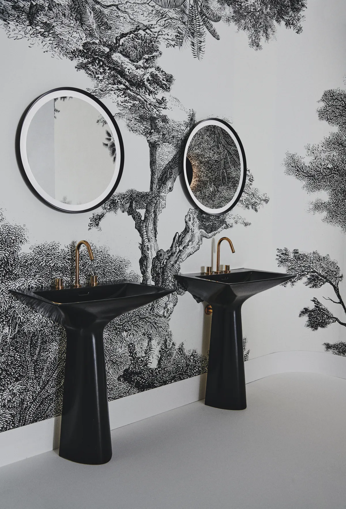 Ideal Standard Spiegel „Conca“ 65 × 65 cm Ideal Standard Spiegel „Conca“ 65 × 65 cm