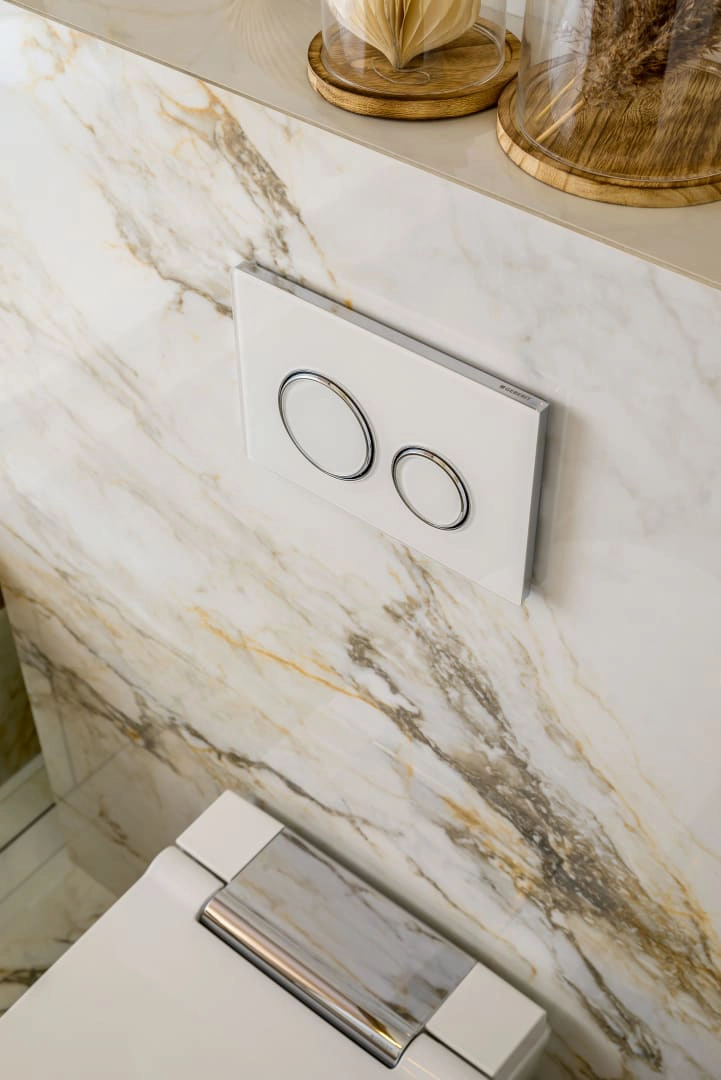 Geberit Wand-Dusch-WC Komplettanlage AquaClean „Sela“ in glanzchrom, Befestigung sichtbar, ohne Spülrand Geberit Wand-Dusch-WC Komplettanlage AquaClean „Sela“ in glanzchrom, Befestigung sichtbar, ohne Spülrand