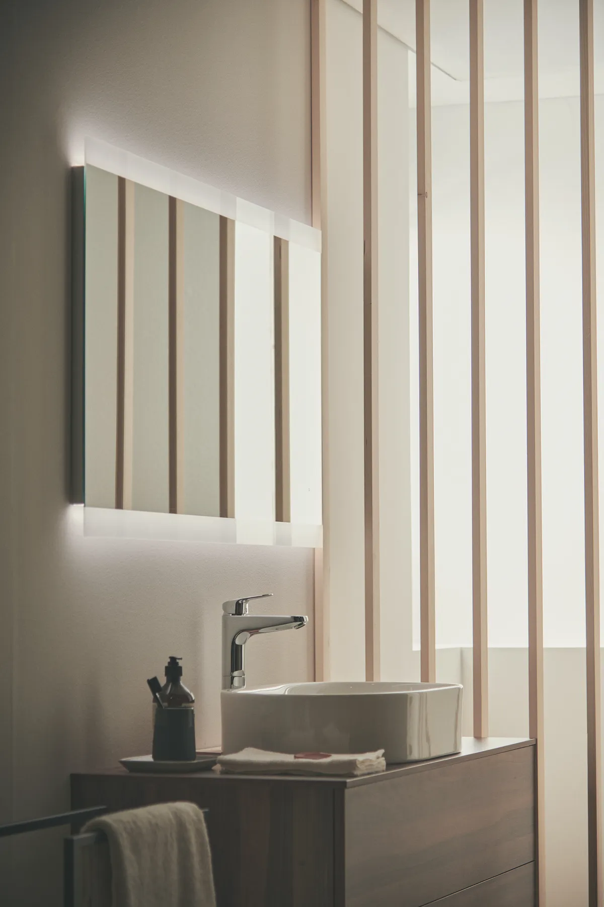 Ideal Standard MIRROR&LIGHT Wandspiegel T3349BH, 1200x26x700mm, Neutral