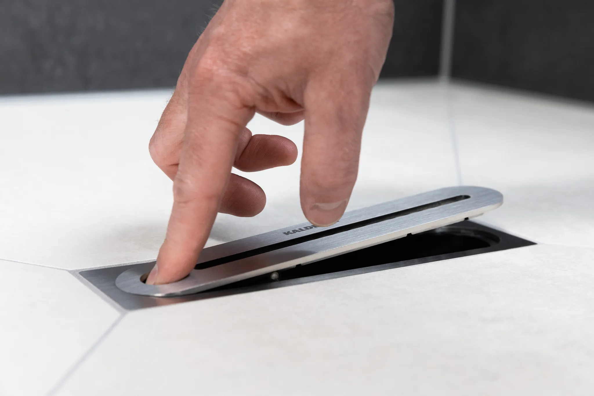 FLOWPOINT ZERO, Mod.2410 233x60mm, alpinweiß matt FLOWPOINT ZERO, Mod.2410 233x60mm, alpinweiß matt