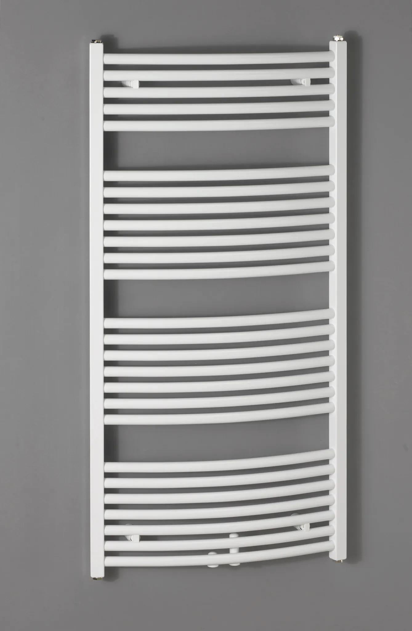 Zehnder Design-Heizkörper „Zeno Bow“ für Warmwasser-Zentralheizung oder für gemischten Betrieb 59,5 × 78,8 cm in Grey Aluminium (glänzend)