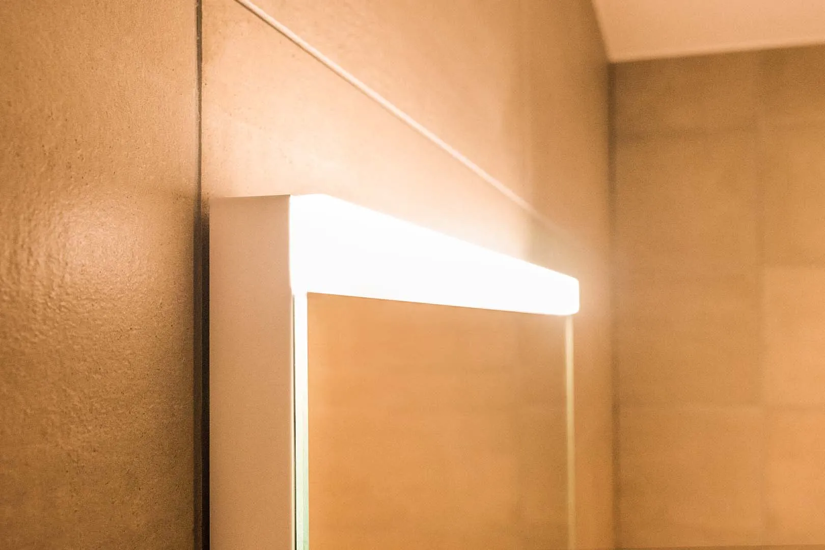 Schneider Lichtspiegel LOW plus LED DLC1/SP 140/LED, weiß Schneider Lichtspiegel LOW plus LED DLC1/SP 140/LED, weiß