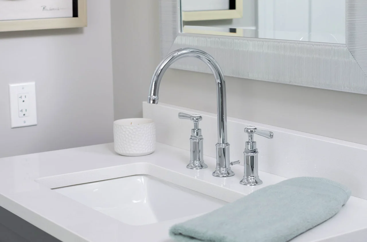 Hansgrohe Vernis Blend Showerpipe 240 1jet mit Thermostat, mattschwarz, 240 mm Brausekopfgröße, 426 mm Brausearmlänge, Aufputzinstallation Hansgrohe Vernis Blend Showerpipe 240 1jet mit Thermostat, mattschwarz, 240 mm Brausekopfgröße, 426 mm Brausearmlänge, Aufputzinstallation