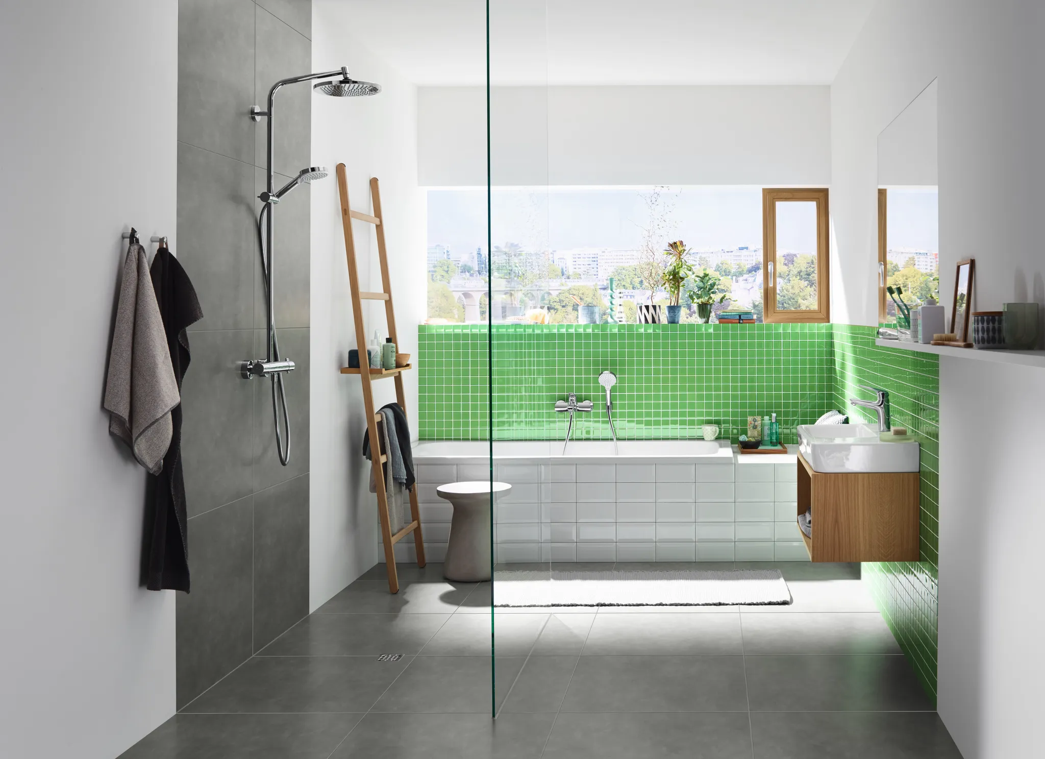 Hansgrohe Crometta S Showerpipe 240 chrom - 1-Jet mit Thermostat, Aufputzinstallation, DN15, 350 mm Brausearmlänge