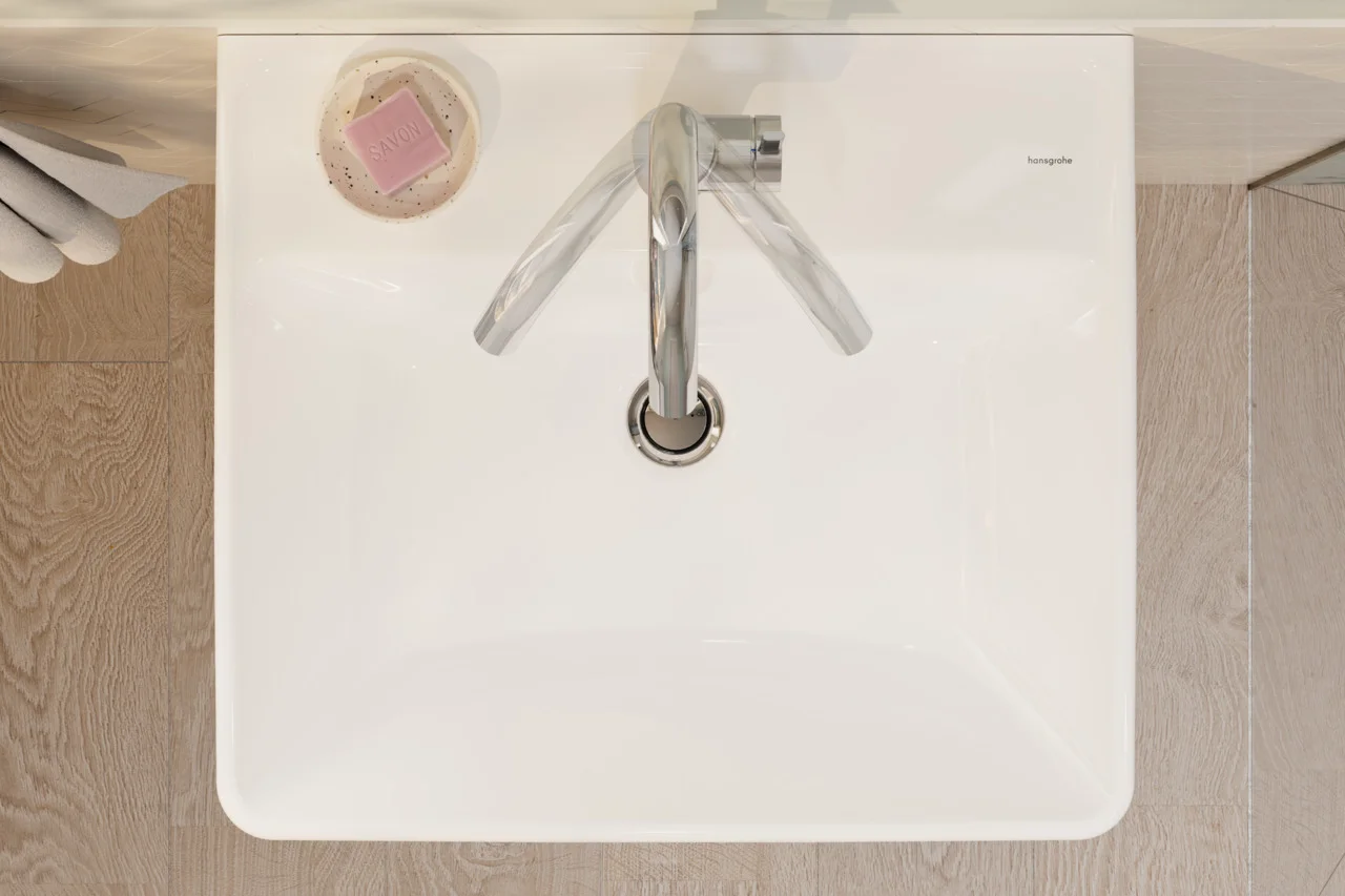 Hansgrohe Einhebel-Waschtischmischer Zesis S Chrom, Schwenkauslauf, ComfortZone 210, Ausladung 142 mm, Auslaufhöhe 210 mm Hansgrohe Einhebel-Waschtischmischer Zesis S Chrom, Schwenkauslauf, ComfortZone 210, Ausladung 142 mm, Auslaufhöhe 210 mm
