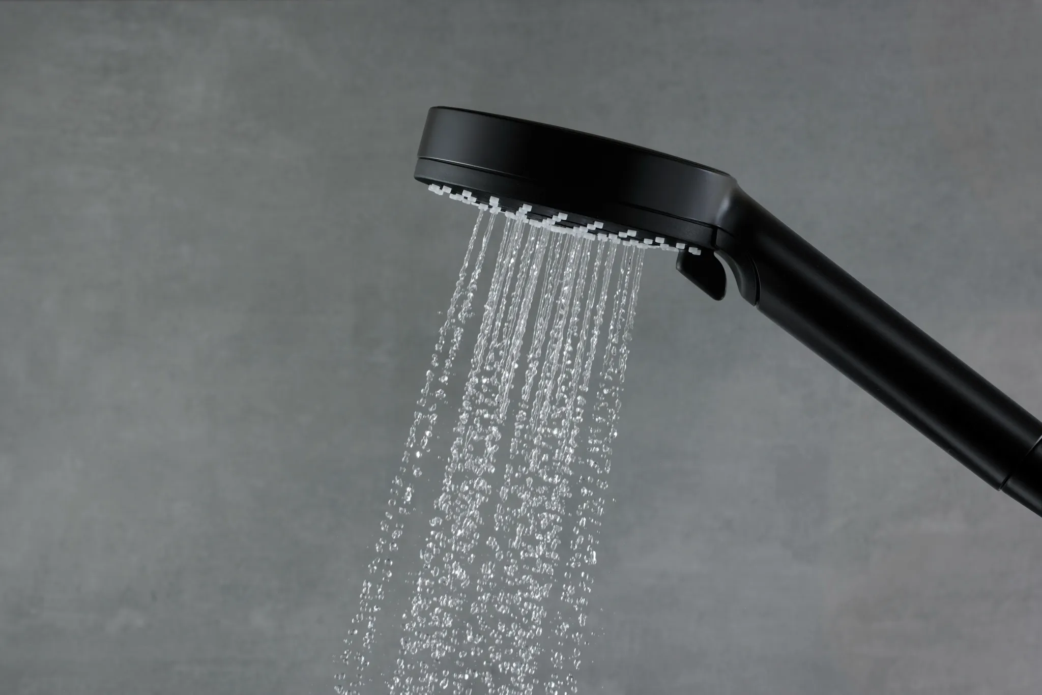 Hansgrohe Vernis Shape Showerpipe 240 1jet mit Thermostat, mattschwarz, 240 x 240 mm, Aufputzinstallation