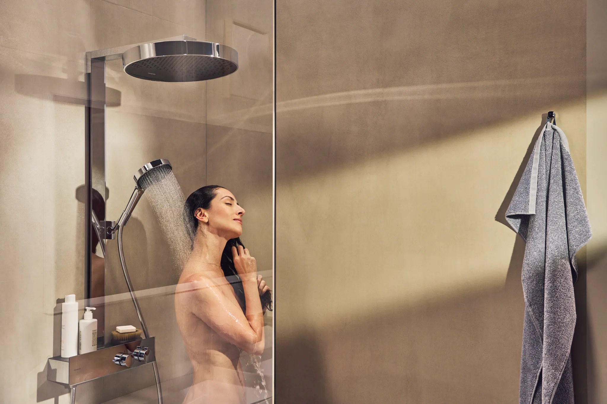 Rainfinity Showerpipe 360 1jet mit ShowerTablet 350 Chrom Rainfinity Showerpipe 360 1jet mit ShowerTablet 350 Chrom