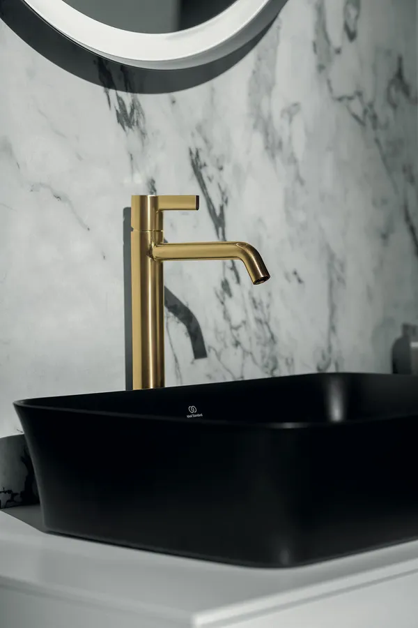 Waschtischarmatur Joy, mit verlängertem Sockel, ohne Ablaufgarnitur, Ausladung 170mm, Brushed Gold Waschtischarmatur Joy, mit verlängertem Sockel, ohne Ablaufgarnitur, Ausladung 170mm, Brushed Gold