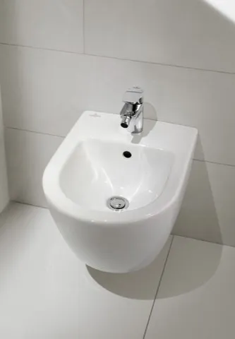 Villeroy & Boch Bidet „Subway 2.0“ Compact, Befestigung verdeckt, mit Hahnlochbohrung 35,5 × 48 × 28 cm