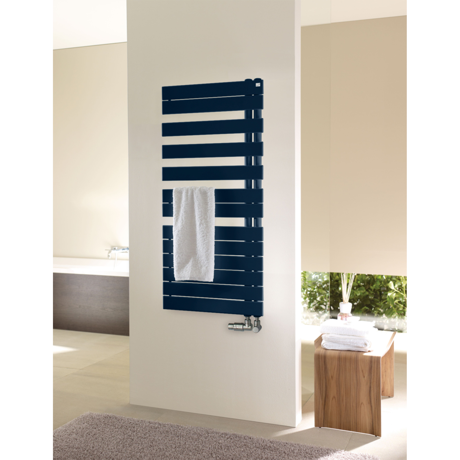 Zehnder Design-Heizkörper Roda Spa Asym ROFR-170-055, 1676x65x550, RAL 9016 Zehnder Design-Heizkörper Roda Spa Asym ROFR-170-055, 1676x65x550, RAL 9016