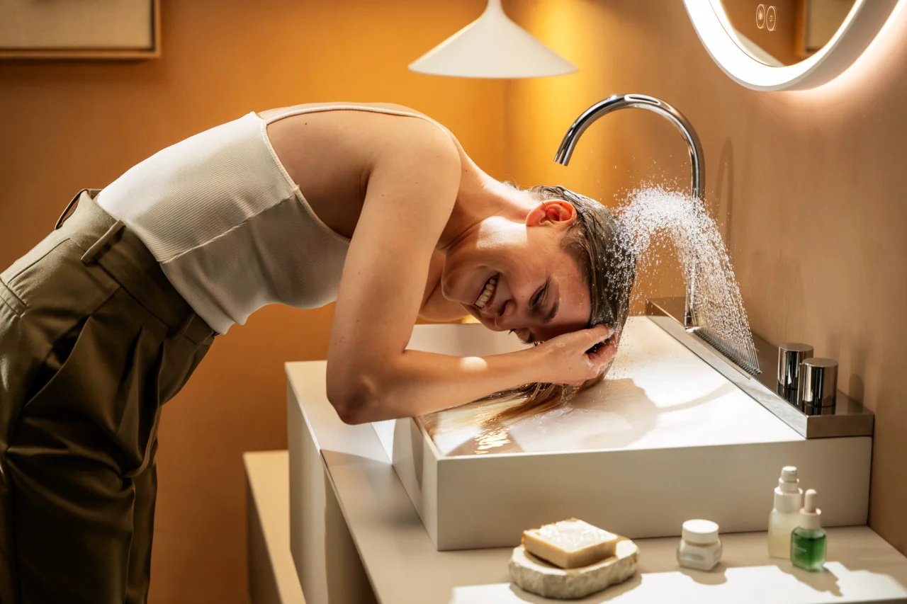 Hansgrohe Xarita S Spiegel 900/50 mit LED-Beleuchtung, kapazitivem Berührungssensor und AntiFog-Funktion in Mattweiß