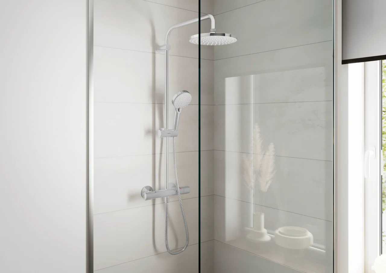 Hansgrohe Vernis Blend Showerpipe 200 1jet mit Thermostat, Chrom, 426 mm Brausearmlänge, DN15 Anschluss