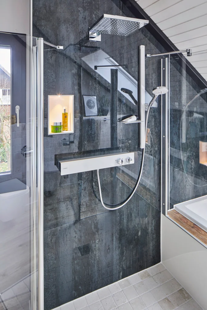 Hansgrohe Raindance E Kopfbrause 300x300 mm, 1 Strahl, Brausearm 390 mm chrom, Wandmontage, DN15, für Durchlauferhitzer geeignet Hansgrohe Raindance E Kopfbrause 300x300 mm, 1 Strahl, Brausearm 390 mm chrom, Wandmontage, DN15, für Durchlauferhitzer geeignet