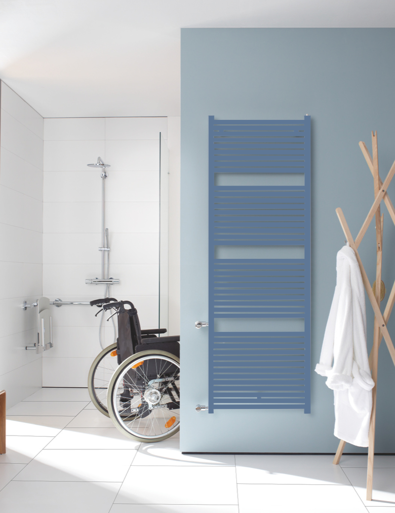 Zehnder Design-Heizkörper „Toga“ Austauschmodell 60 × 114,8 cm in Pigeon Blue (RAL 5014)