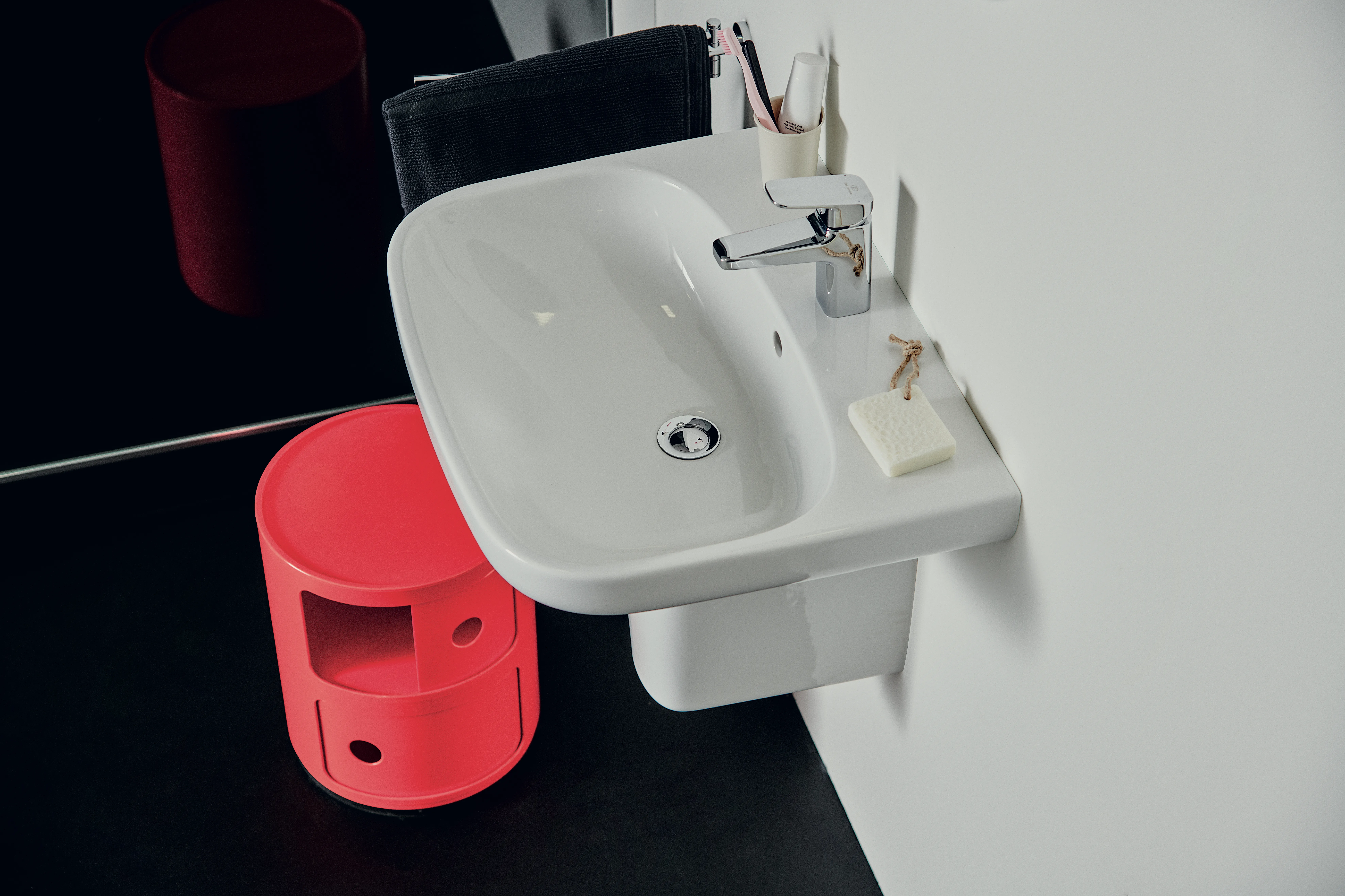 Waschbecken „i.life A“ 64 × 46 × 15,5 cm, Hahnlochposition mittig Waschbecken „i.life A“ 64 × 46 × 15,5 cm, Hahnlochposition mittig